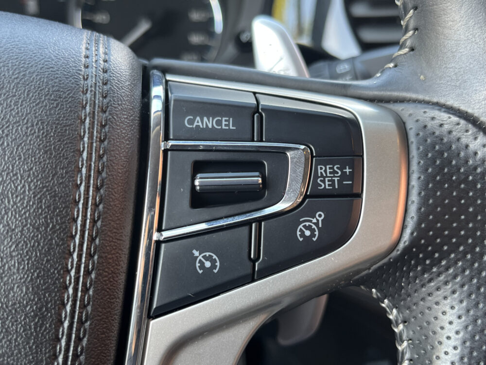 56660255-mitsubishi-outlander-2020