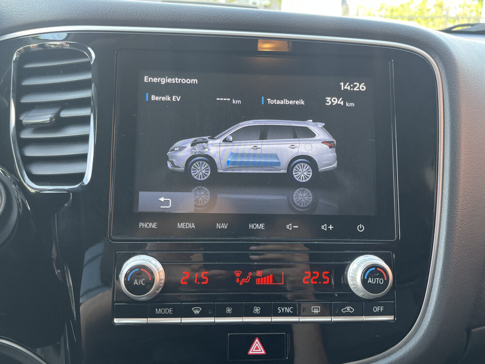 56660255-mitsubishi-outlander-2020