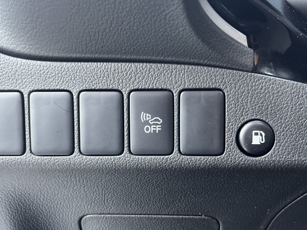 56660255-mitsubishi-outlander-2020