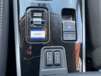 56660255-mitsubishi-outlander-2020