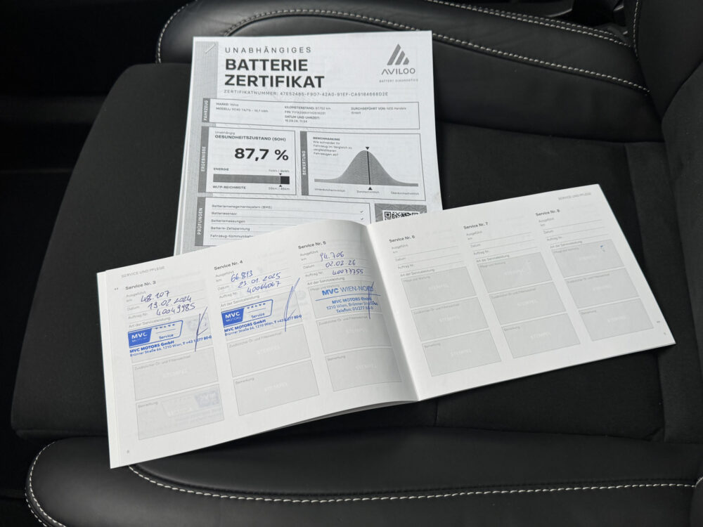 56810177-volvo-xc40-2021