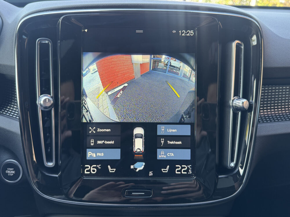 56810177-volvo-xc40-2021