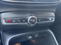 56810177-volvo-xc40-2021