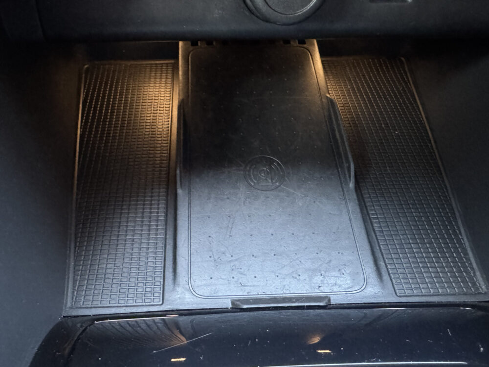 56810177-volvo-xc40-2021