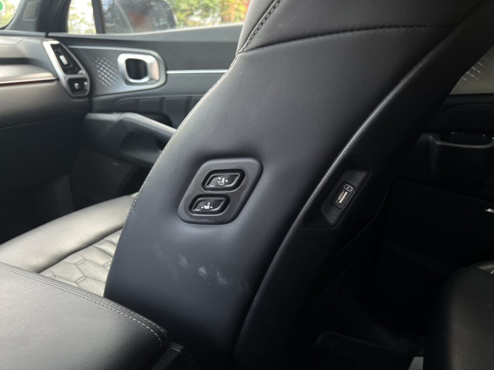 56826730-kia-sorento-2021