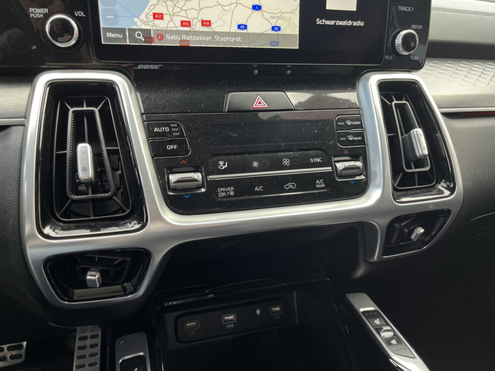56826730-kia-sorento-2021