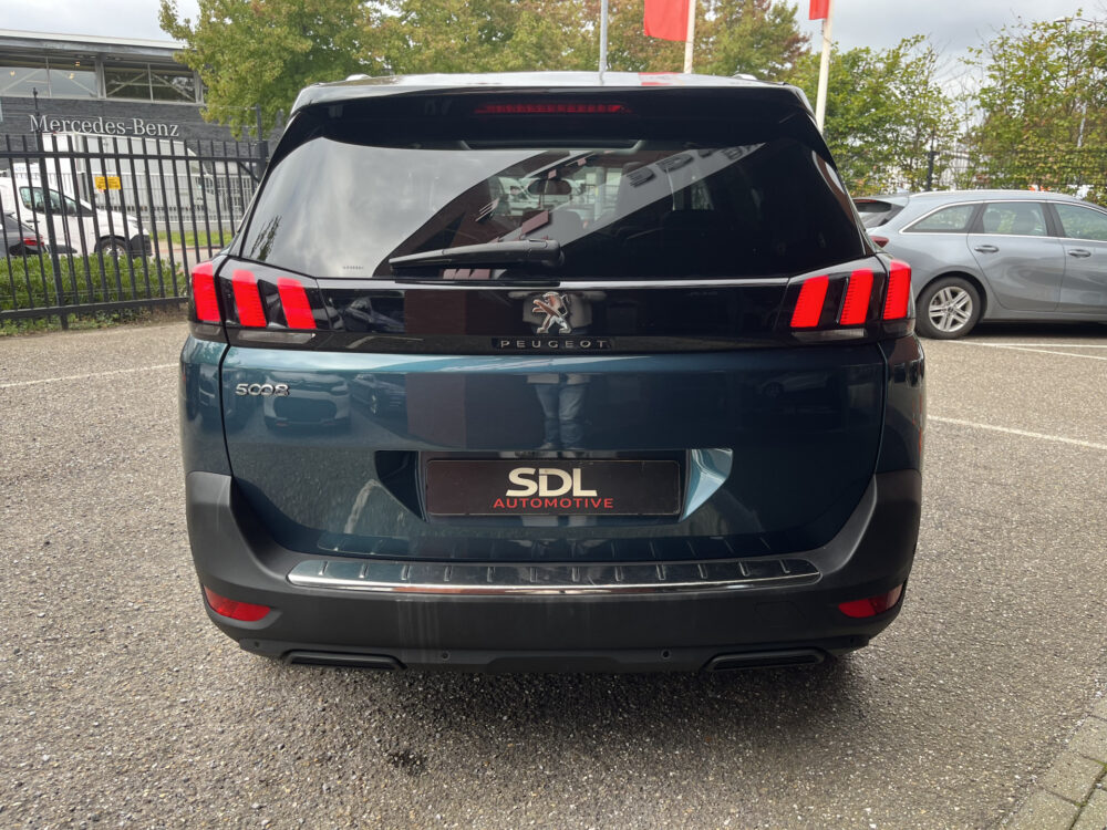 56858839-peugeot-5008-2020