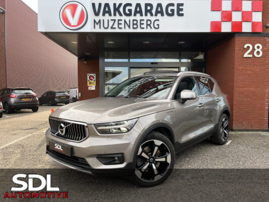 57032243-volvo-xc40-2021