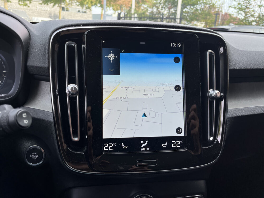 57032243-volvo-xc40-2021