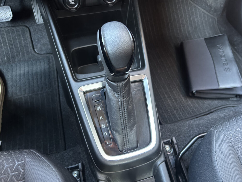 57042357-suzuki-swift-2022