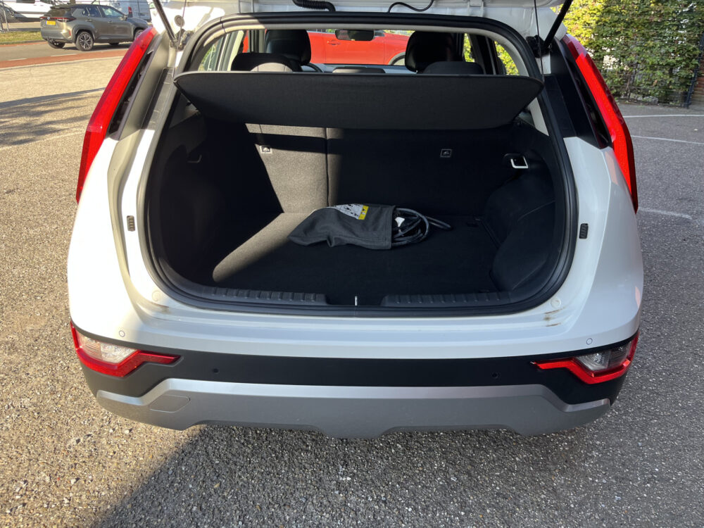 57042422-kia-niro-2022