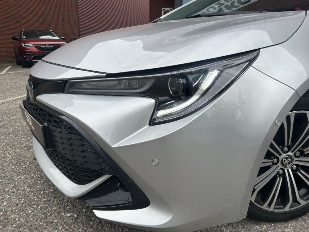 57073272-toyota-corolla-touring-sports-2020
