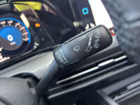 57199992-volkswagen-golf-2022