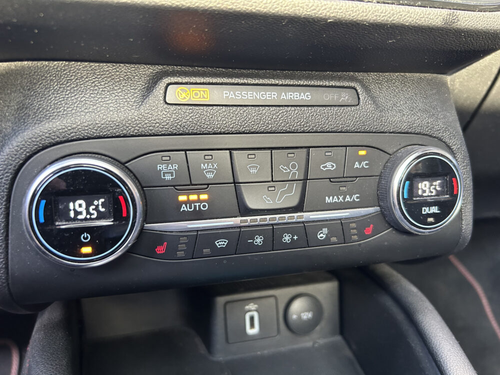 57208106-ford-focus-wagon-2020