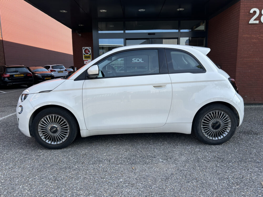 57260335-fiat-500-2023