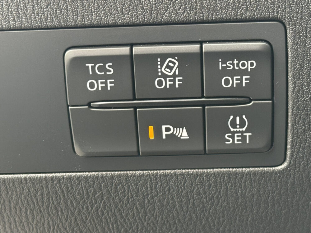 57261661-mazda-cx-3-2021