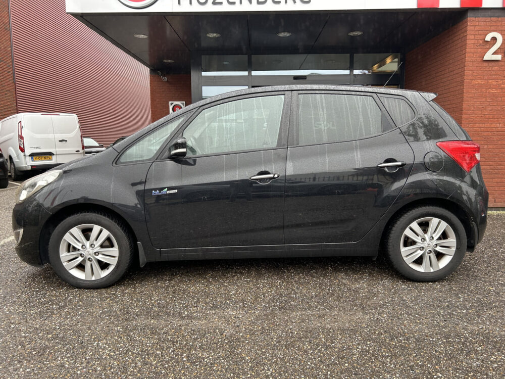 57381258-hyundai-ix20-2014