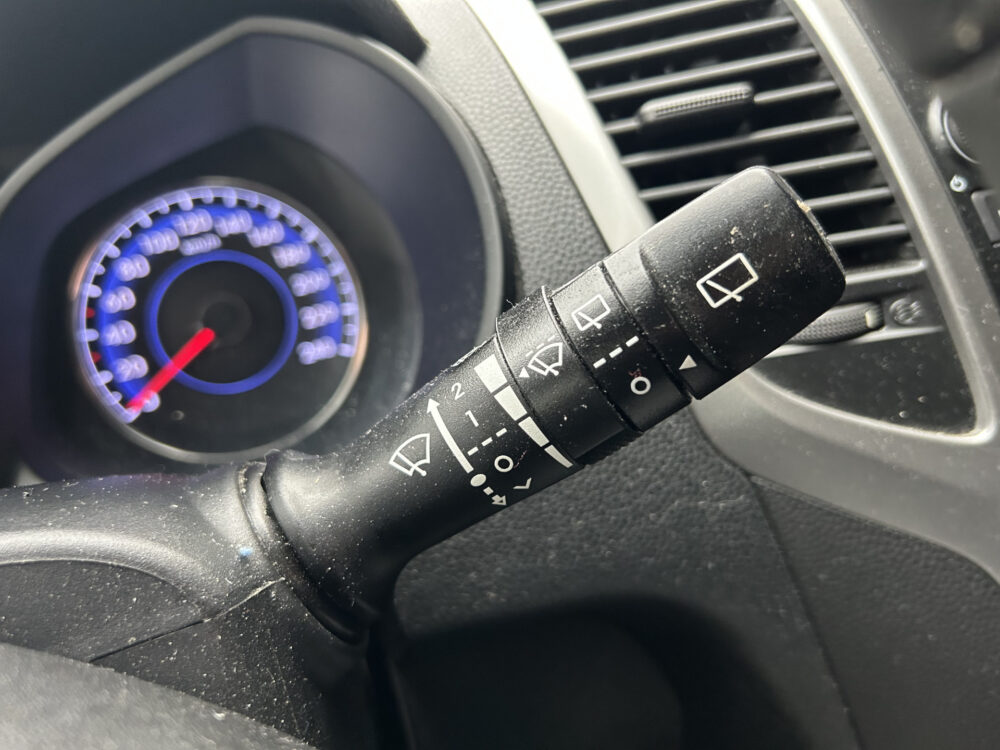 57381258-hyundai-ix20-2014