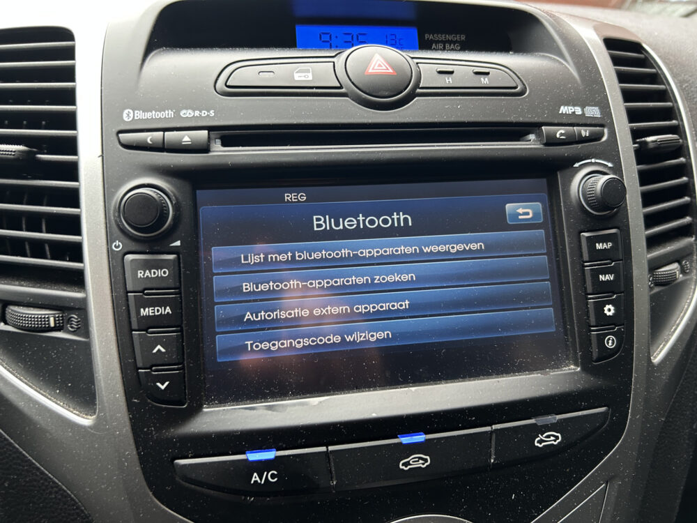 57381258-hyundai-ix20-2014