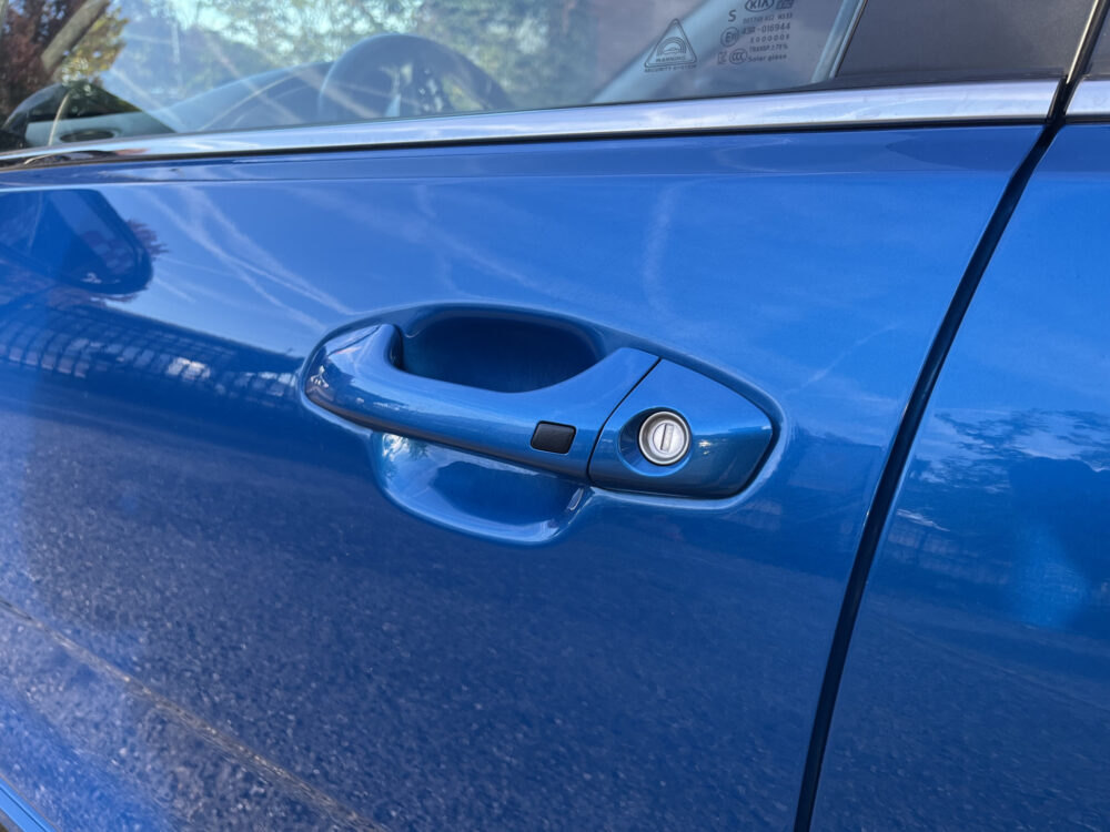 57456582-kia-rio-2021