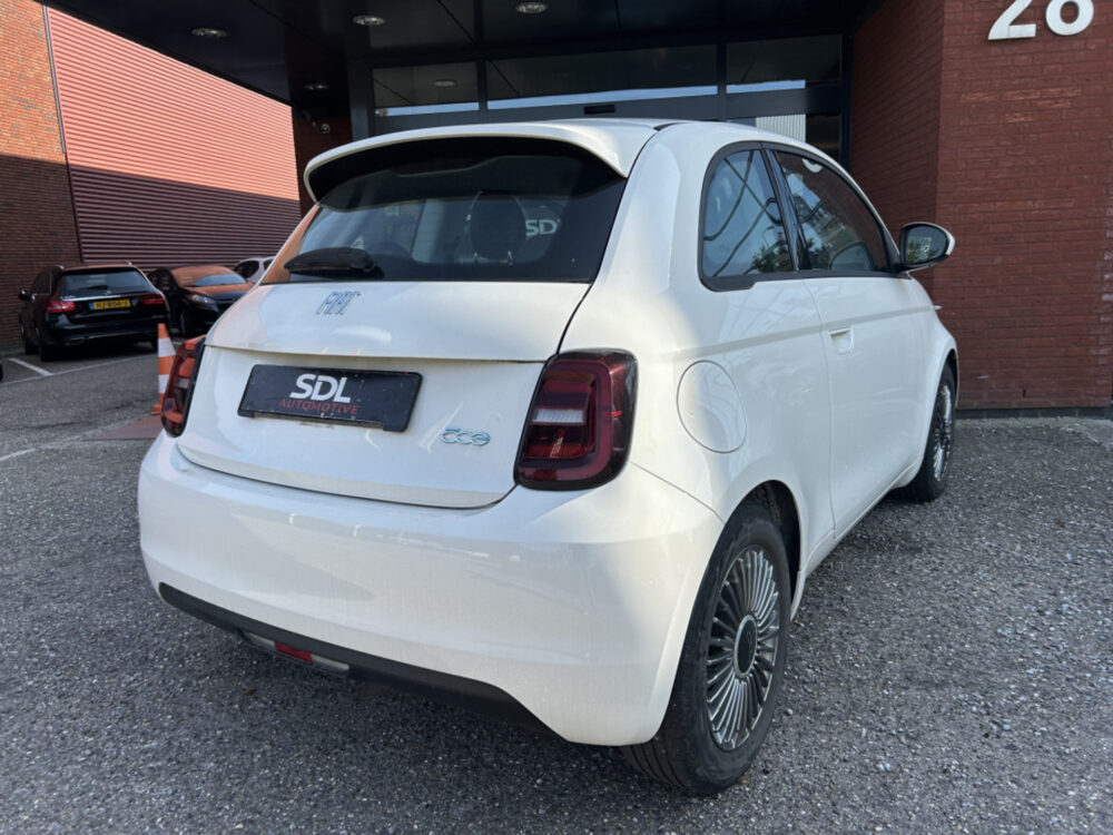 57458422-fiat-500-2023