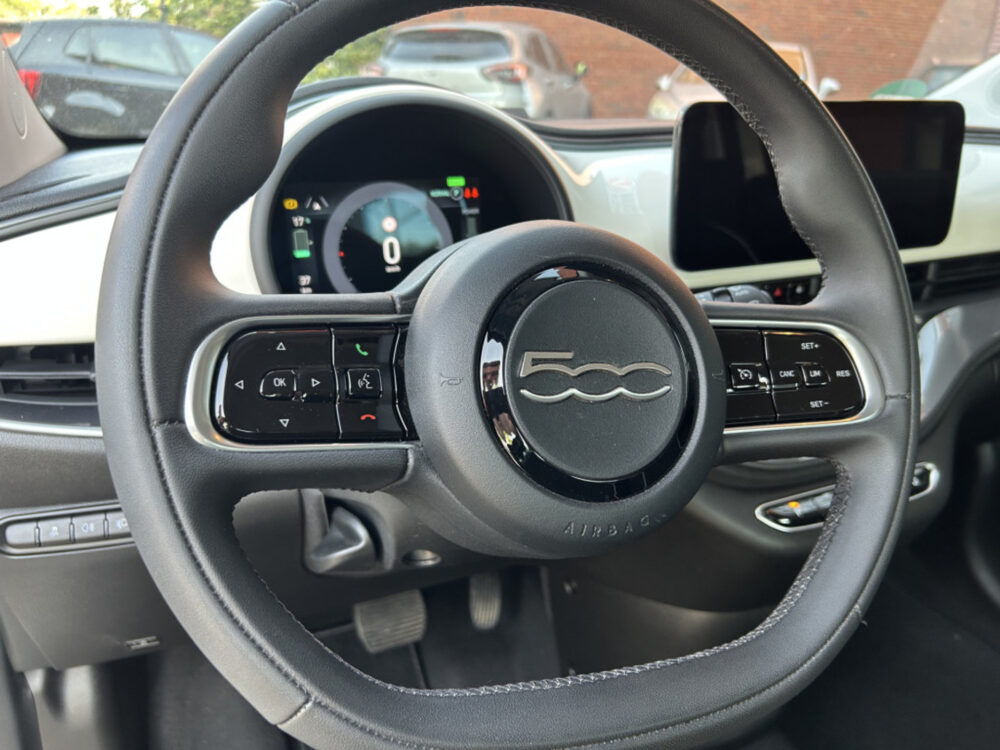 57458422-fiat-500-2023