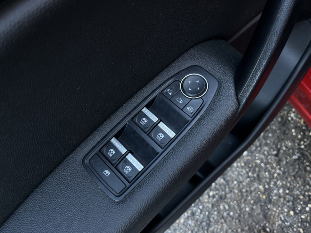 57513564-renault-captur-2020