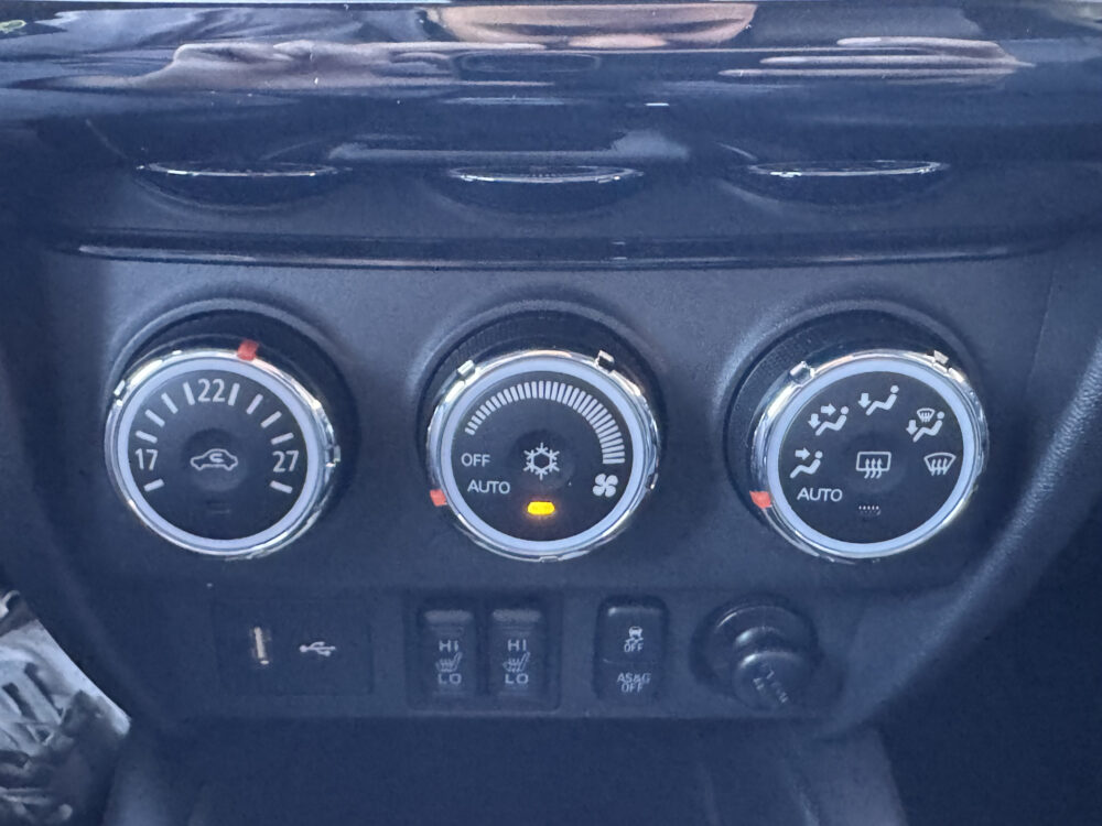 57514916-mitsubishi-asx-2019