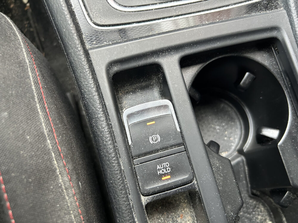 57529155-volkswagen-golf-2015