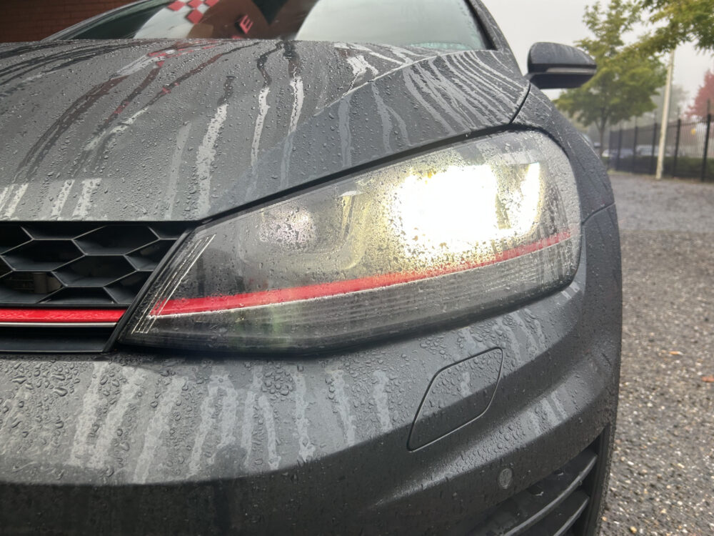 57529155-volkswagen-golf-2015