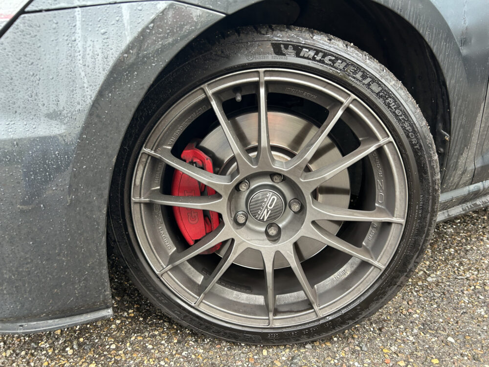 57529155-volkswagen-golf-2015