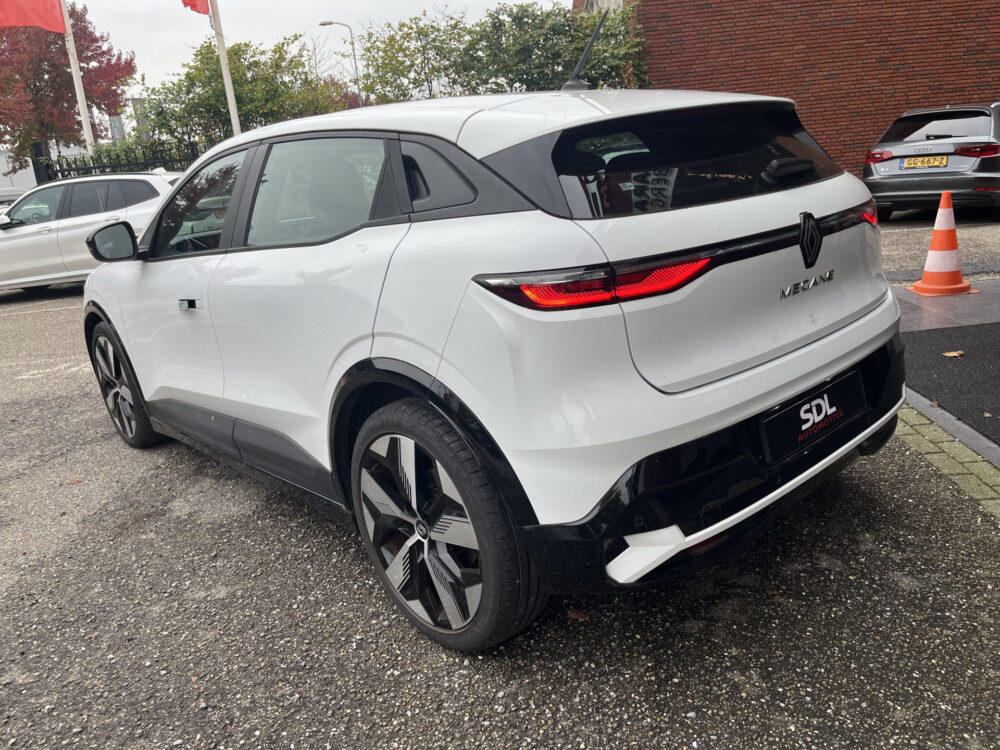 57544162-renault-megane-2023