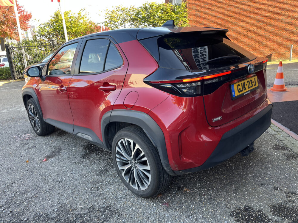 57562095-toyota-yaris-cross-2021