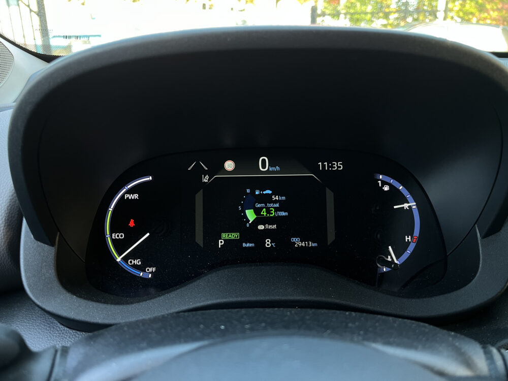 57562095-toyota-yaris-cross-2021