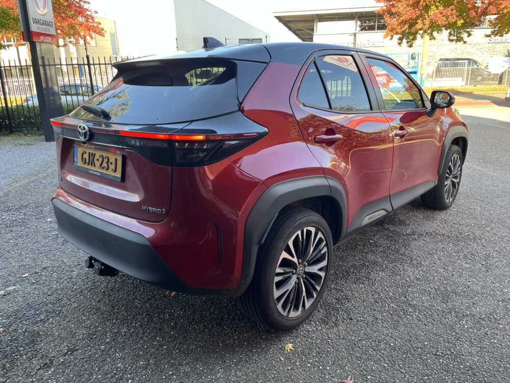 57562095-toyota-yaris-cross-2021