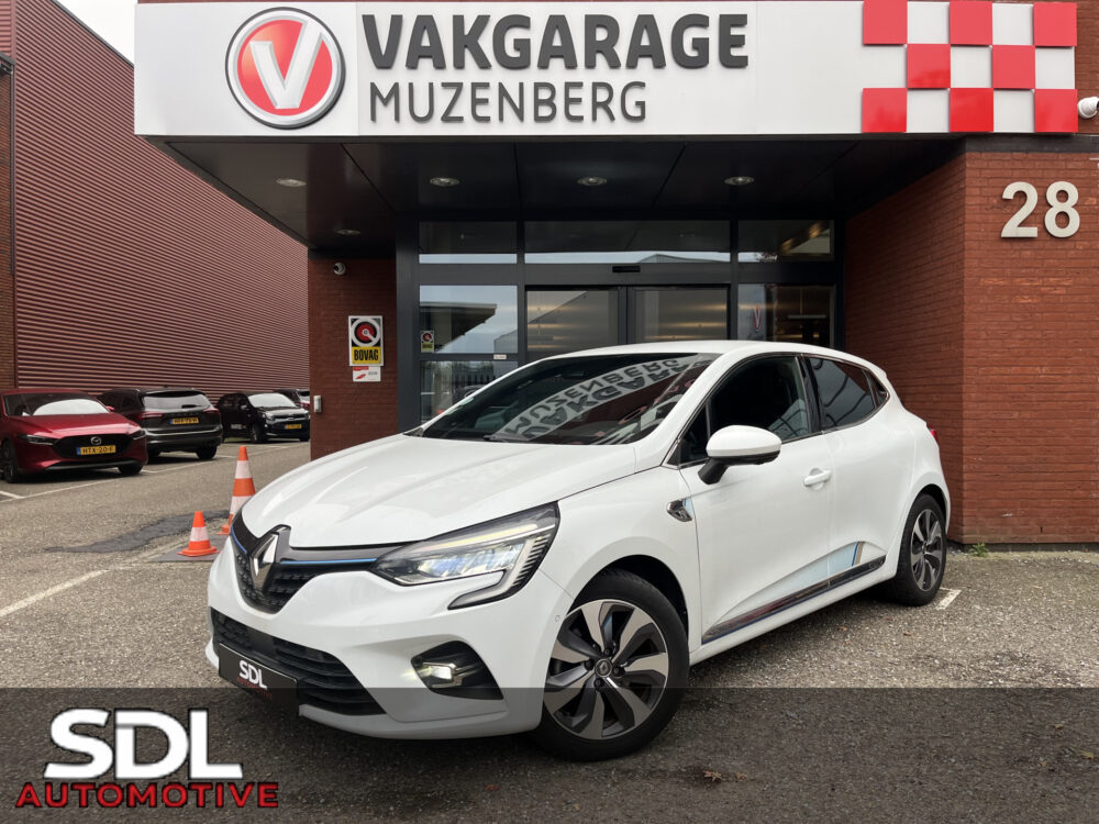 57568364-renault-clio-2020