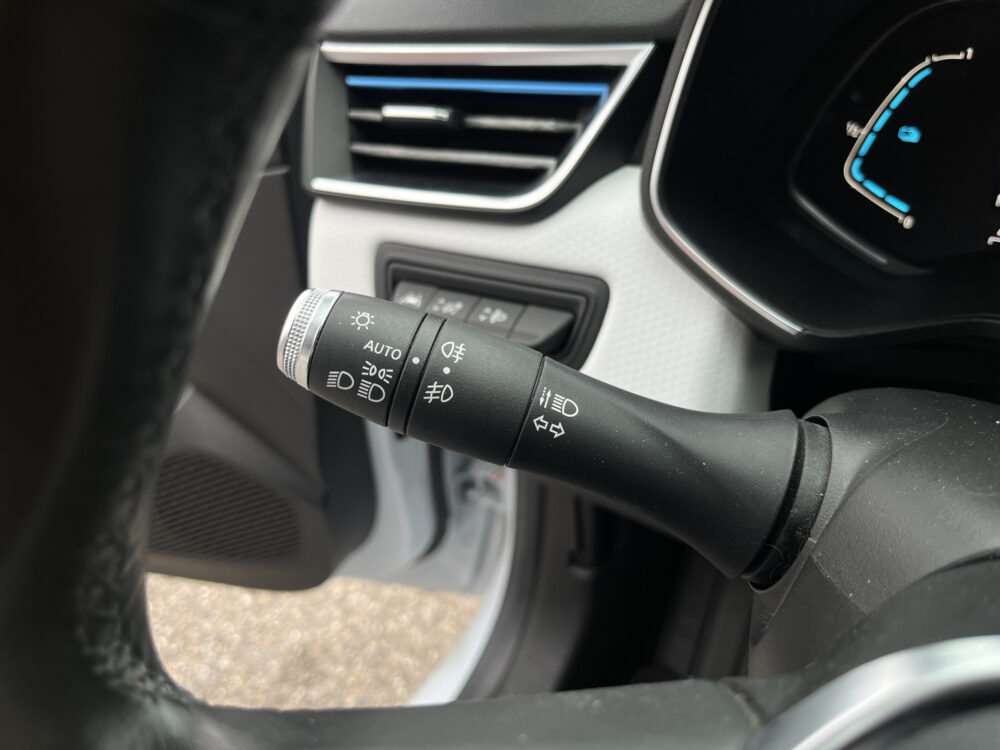 57568364-renault-clio-2020