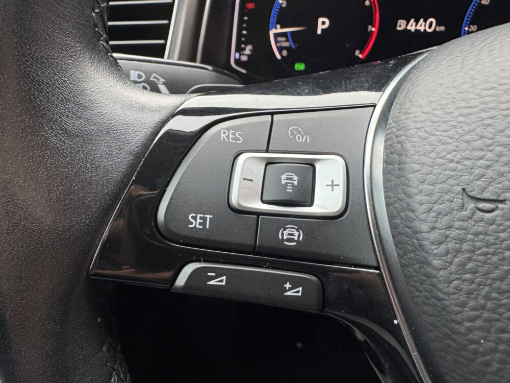 57597962-volkswagen-t-roc-2019