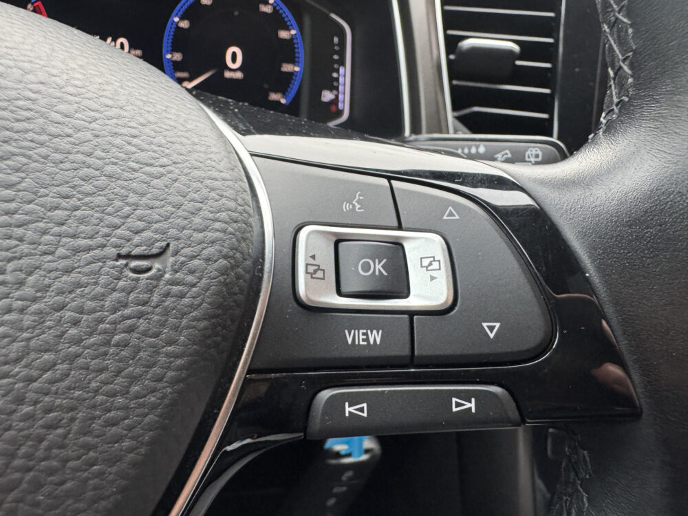 57597962-volkswagen-t-roc-2019