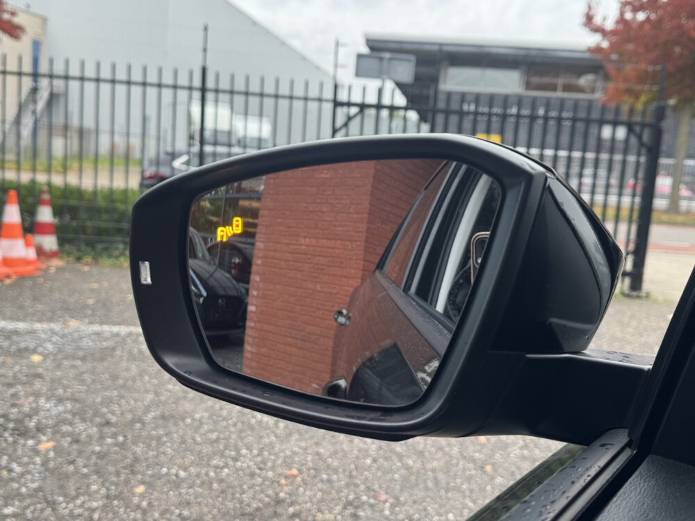 57597962-volkswagen-t-roc-2019