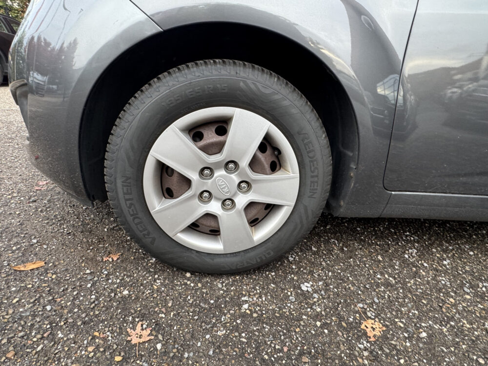 57598705-kia-venga-2010