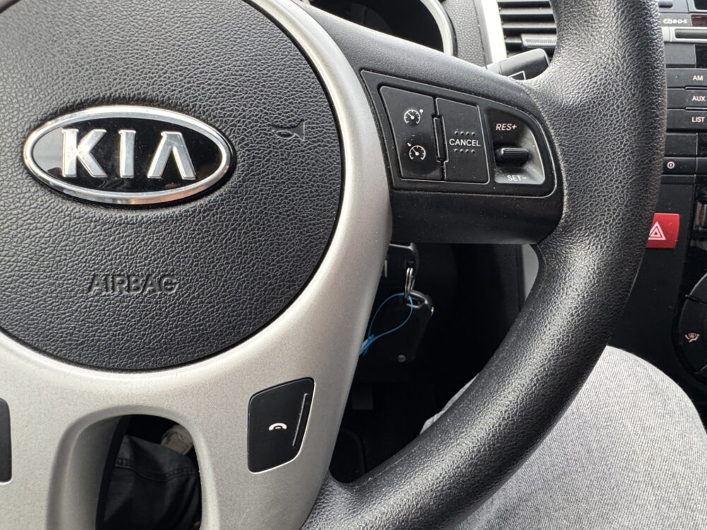 57598705-kia-venga-2010