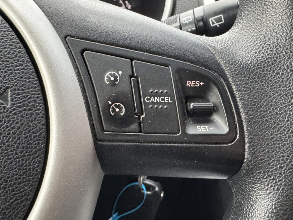 57598705-kia-venga-2010