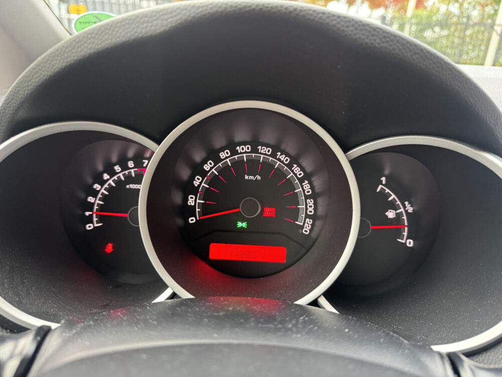 57598705-kia-venga-2010