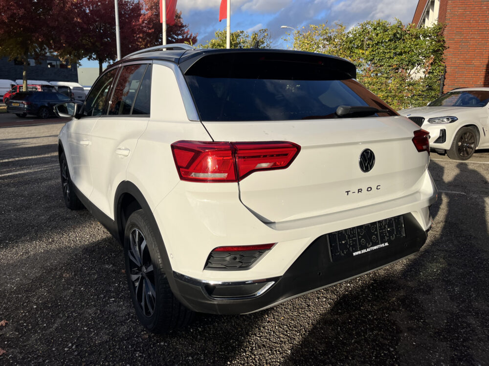 57627075-volkswagen-t-roc-2019