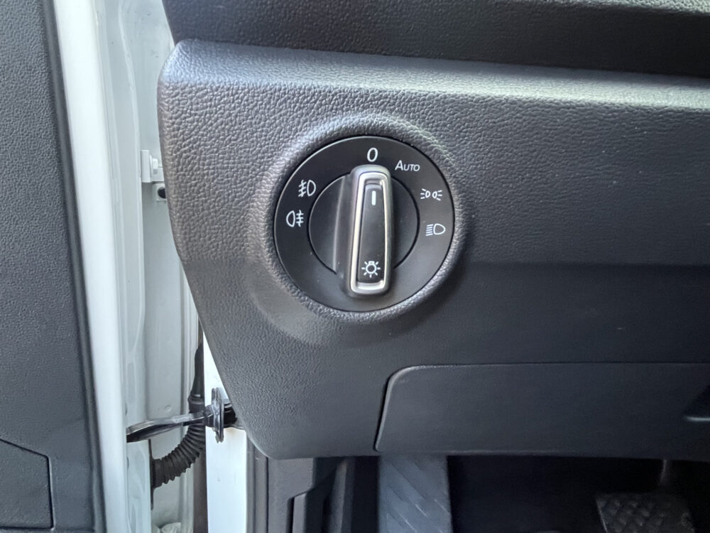 57627075-volkswagen-t-roc-2019