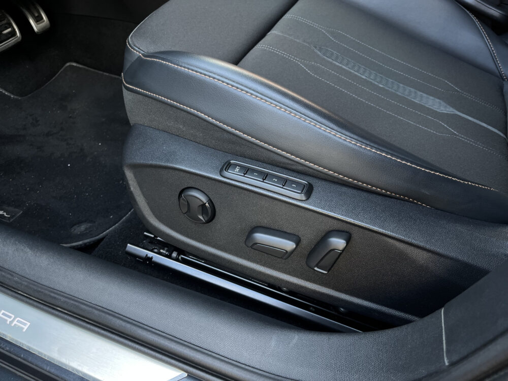 57627324-cupra-leon-sportstourer-2020