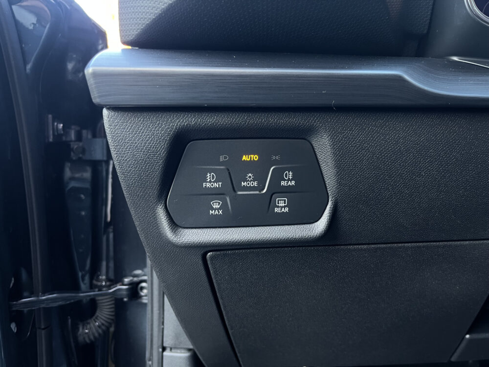 57627324-cupra-leon-sportstourer-2020