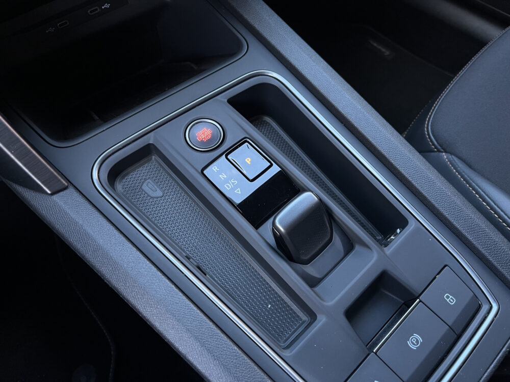 57627324-cupra-leon-sportstourer-2020