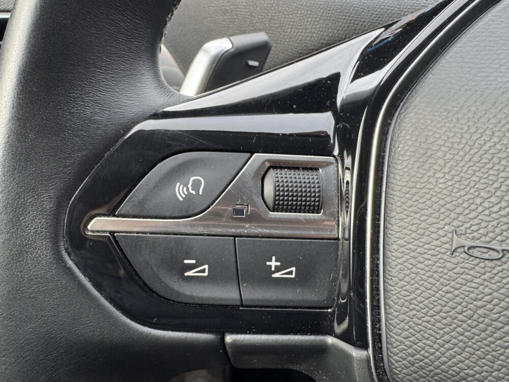 57679734-peugeot-3008-2022